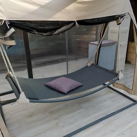 Tomillares Nyaraló *